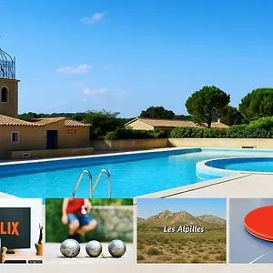 https://le-jardin-des-alpilles.fr-provencehotel.com